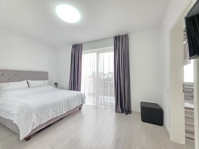 Duplex cu 4 camere cu Canalizare în Stupini