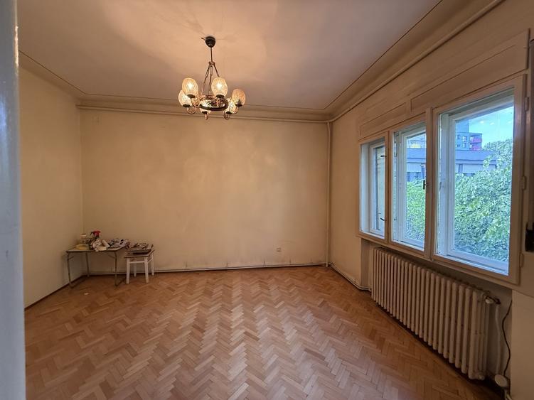 Apartament cu 3 camere decomandat în Complex Studențesc