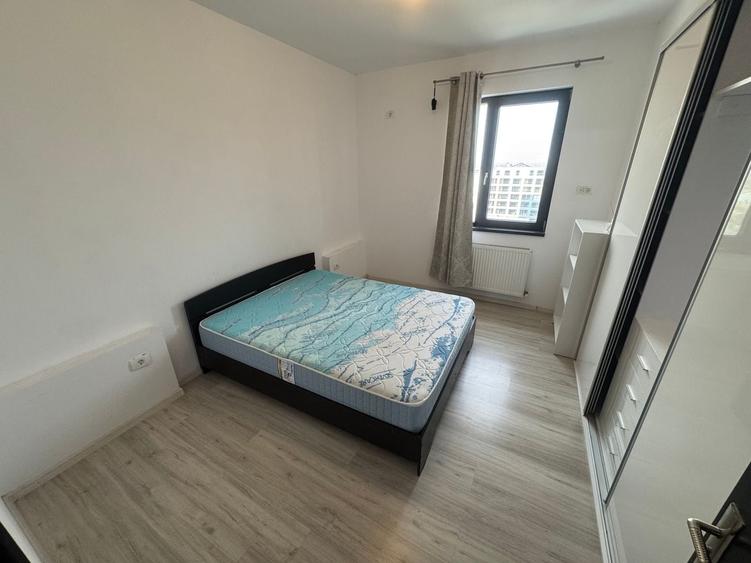 Apartament cu 3 camere decomandat, mobilat în Faleza Nord
