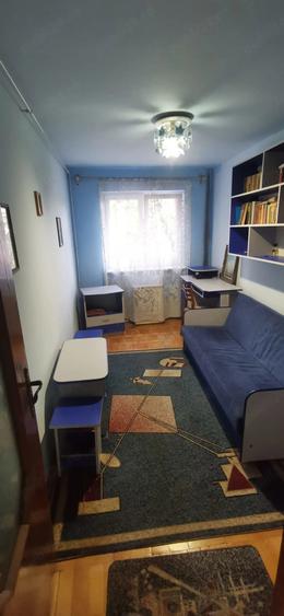 Apartament cu 3 camere decomandat în Exterior Sud