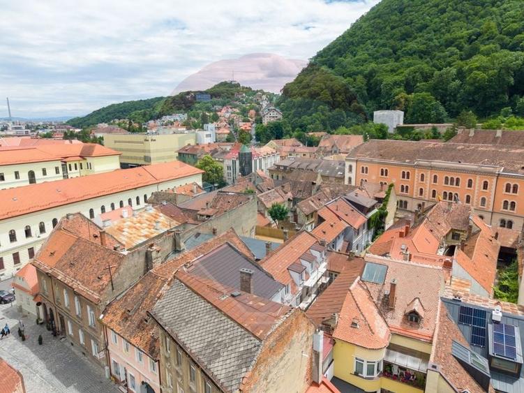 Apartament cu 3 camere decomandat, mobilat în Centrul Istoric