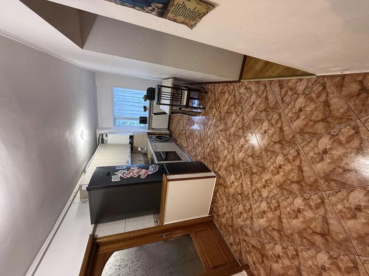 Apartament cu 3 camere decomandat în Lacul Tei