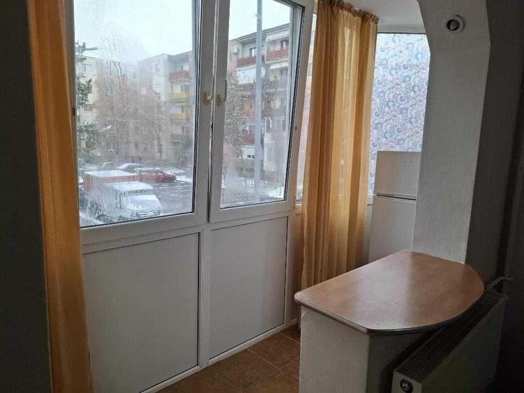 Garsonieră decomandată în Micălaca