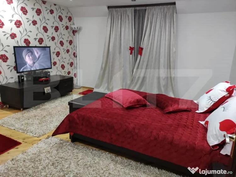 Apartament cu 3 camere decomandat, mobilat în Central