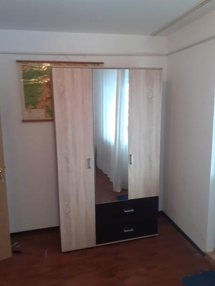 Apartament cu 3 camere în Prundu