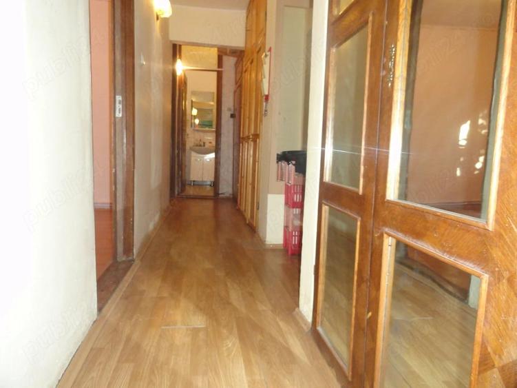 Apartament cu 4 camere decomandat în Micălaca