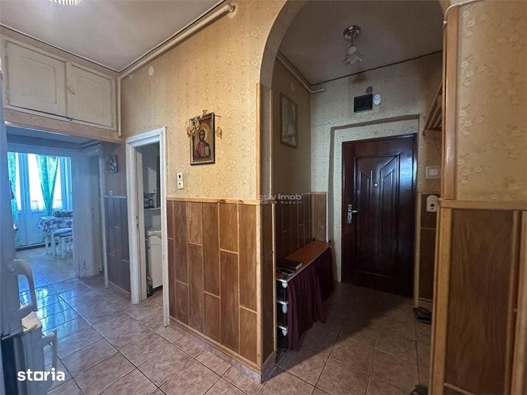 Apartament cu 3 camere decomandat în Luncă
