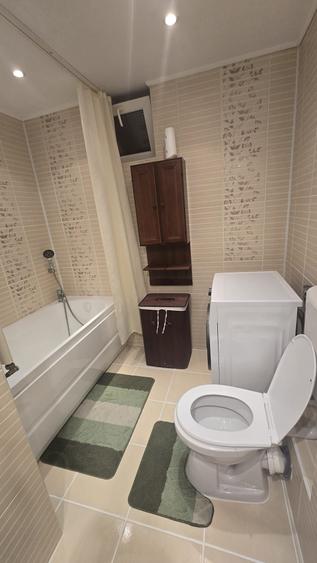 Apartament cu 3 camere semidecomandat în Exterior Vest