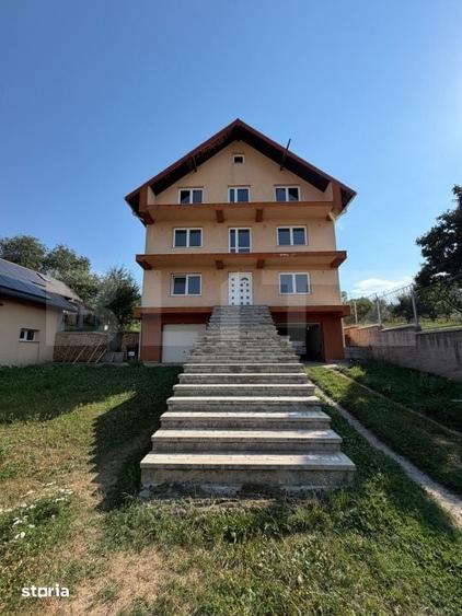 Casă cu 8 camere cu Teren 700 Mp în Șcheia