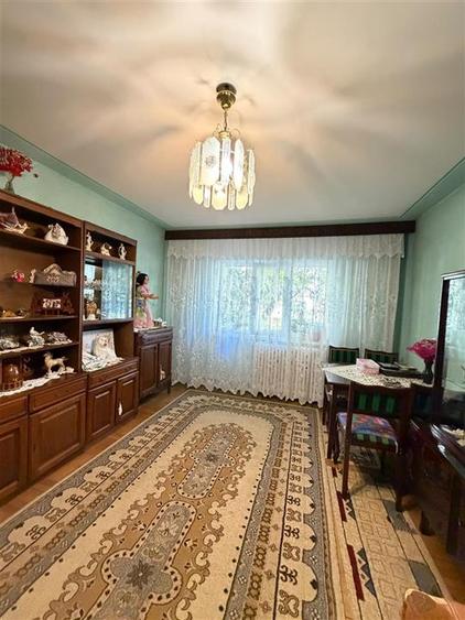 Apartament cu 2 camere decomandat în Nicolina