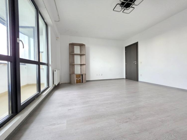 Apartament cu 3 camere decomandat în Theodor Pallady