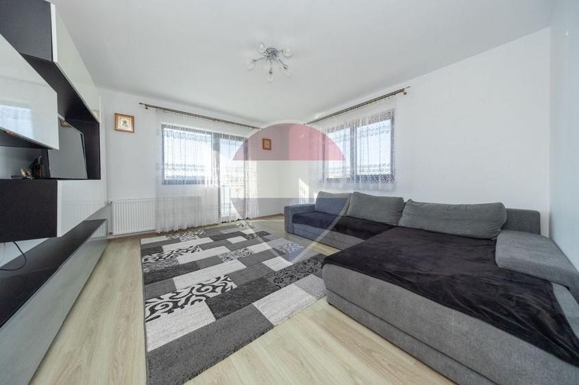 Apartament cu 2 camere decomandat, mobilat în Central