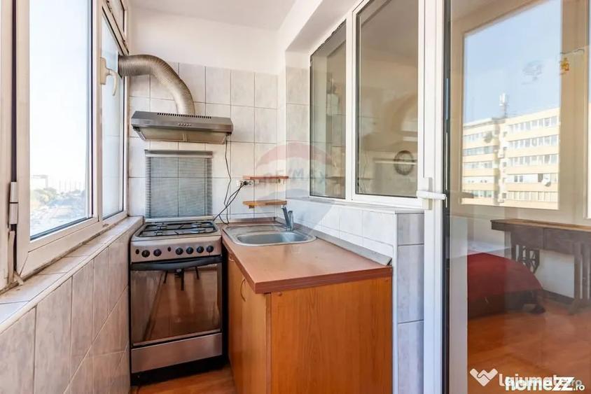 Apartament cu 3 camere decomandat în Obor