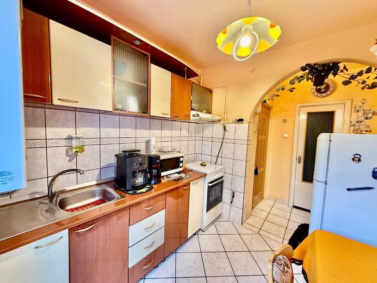 Apartament cu 2 camere semidecomandat în Zamfirescu