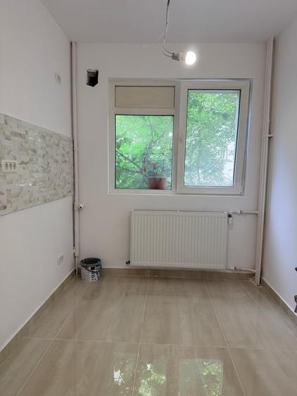 Apartament semidecomandat în Tei