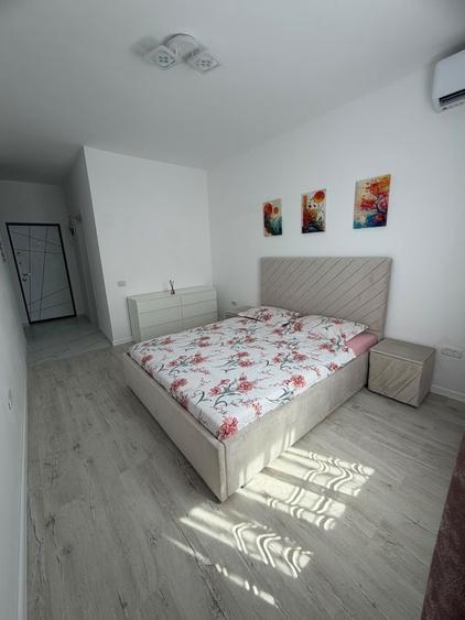 Garsonieră decomandată în Roșu