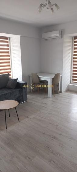 Apartament cu 2 camere semidecomandat, mobilat în Păcii