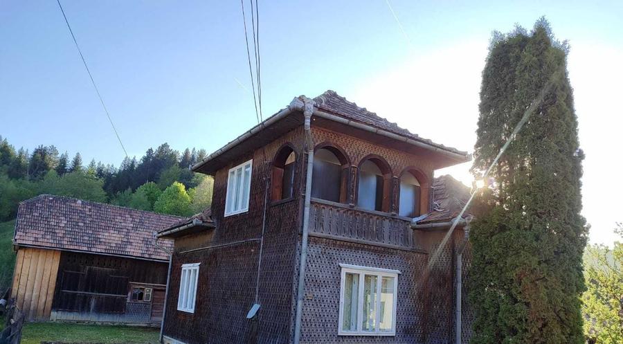 Casă cu 4 camere în Doroteia