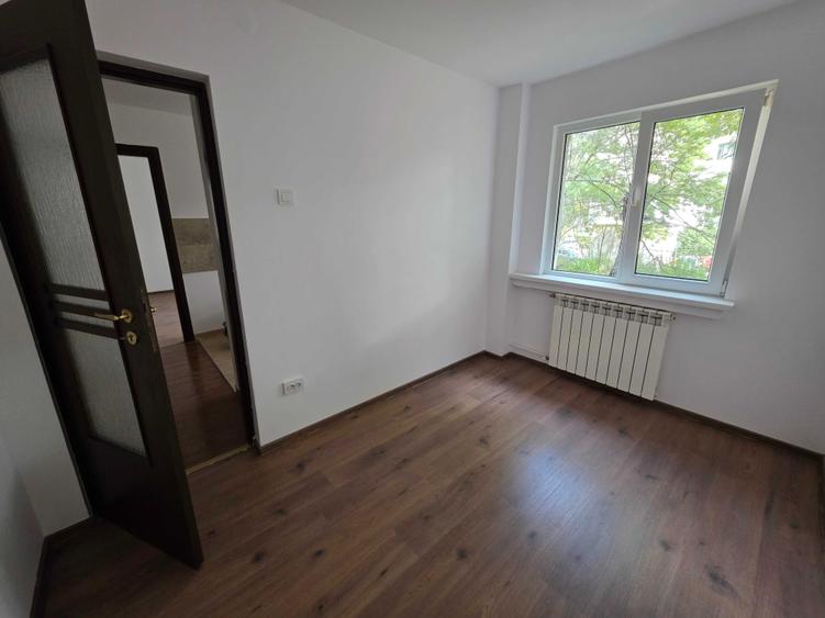 Apartament cu 3 camere decomandat în Vest