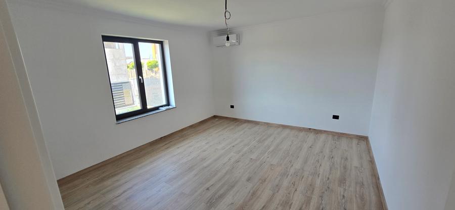 Casă individuală cu 3 camere cu Teren 500 Mp în Nord-Est