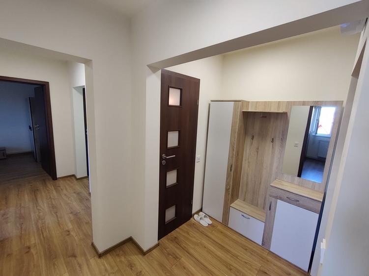 Apartament cu 3 camere decomandat în Calea Dumbrăvii