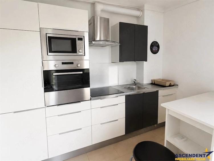 Apartament cu 2 camere decomandat în Tractorul