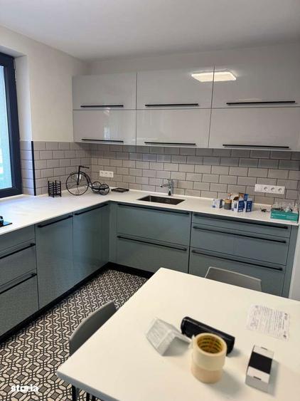 Casă cu 7 camere semidecomandat cu Teren 450 Mp în Central