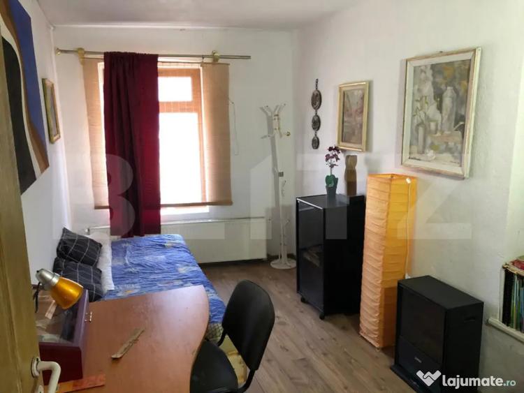 Casă cu 7 camere cu Teren 800 Mp în Zărnești