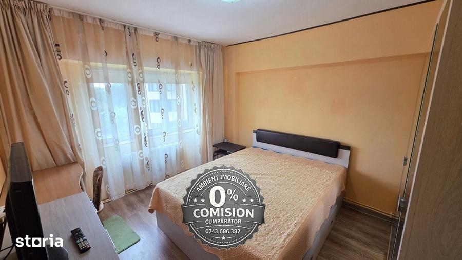 Apartament cu 4 camere decomandat în Traian