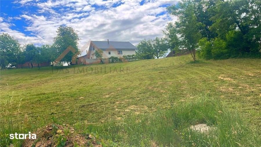 Teren de 2500 mp, în Șișești