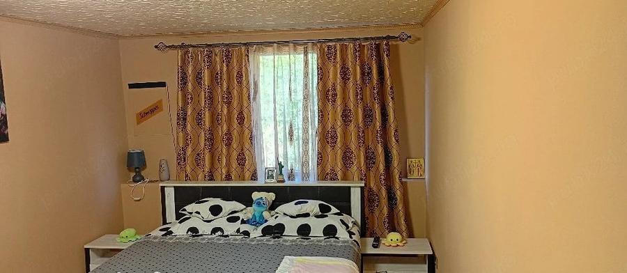 Casă cu 2 camere cu Teren 100 Mp în Est