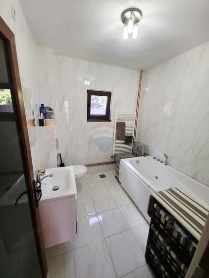Casă cu Teren 205 Mp în Central