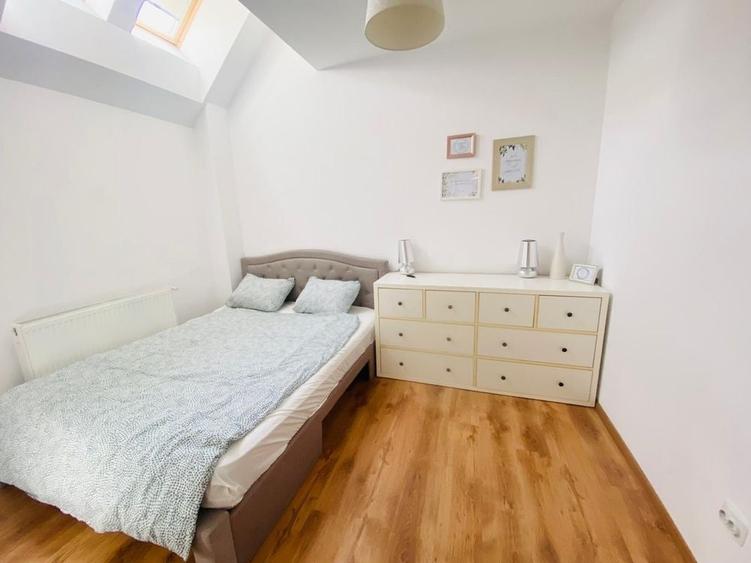 Apartament cu 4 camere semidecomandat în Central