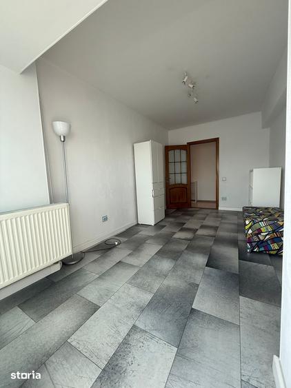 Apartament cu 3 camere în Victoriei