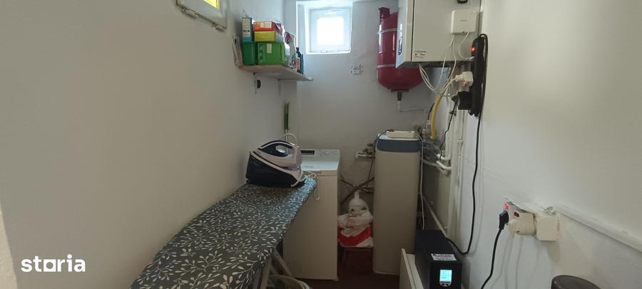 Casă cu 5 camere cu Teren 360 Mp în Calea București