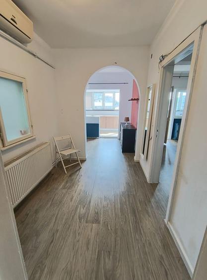 Apartament cu 2 camere semidecomandat în Romană