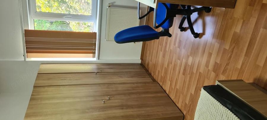 Apartament cu 3 camere semidecomandat în Complex Studențesc