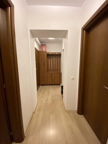Apartament cu 5 camere decomandat în Eroii Revoluției
