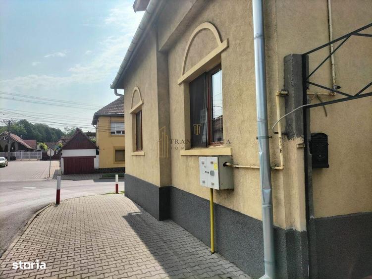 Casă cu 4 camere cu Canalizare în Ultracentral
