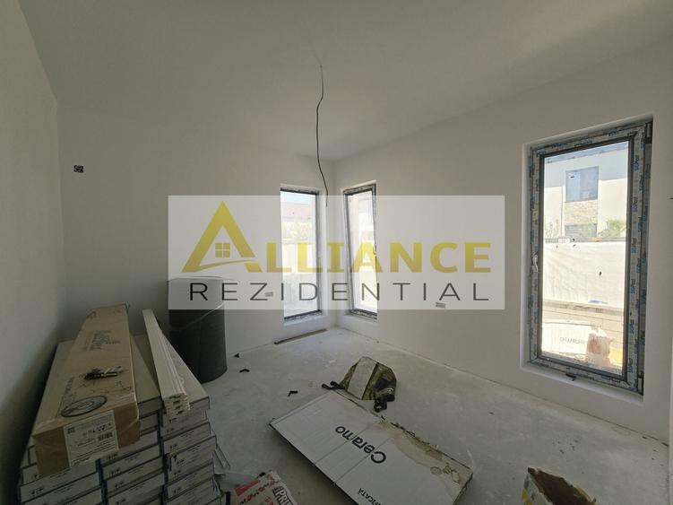 Casă individuală cu 4 camere cu Canalizare în Berceni