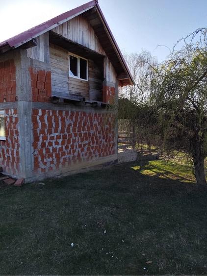 Casă cu Teren 2000 Mp în Loranta