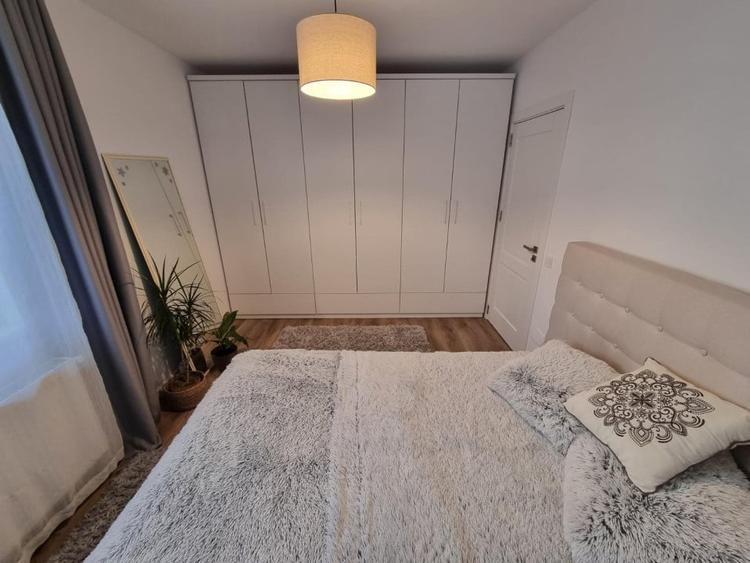 Apartament cu 2 camere semidecomandat, mobilat în Florești