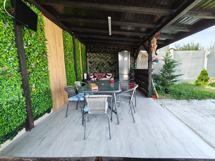 Casă cu 3 camere cu Piscina în Săbăreni