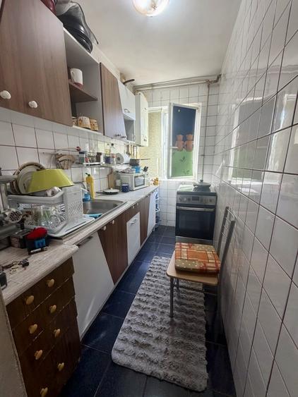 Apartament cu 3 camere semidecomandat în Cetății