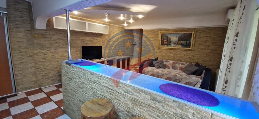 Apartament cu 2 camere semidecomandat, mobilat în Ultracentral