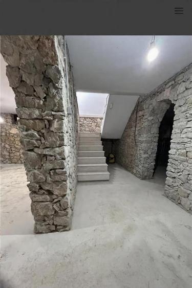 Casă individuală cu 6 camere cu Canalizare în Valu lui Traian