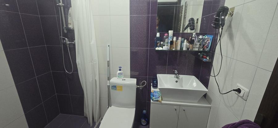 Apartament cu 4 camere semidecomandat în Nicolae Bălcescu
