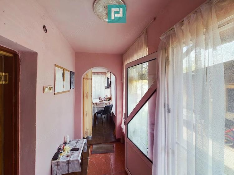 Casă cu 2 camere cu Teren 456 Mp în Ghioroc