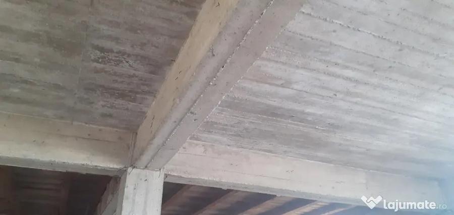 Casă cu 7 camere în Lisaura