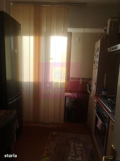 Apartament cu 3 camere decomandat, mobilat în Militari